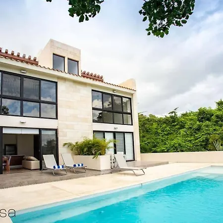 Luxurious 1 Bedroom W/ Pool & Golf Course View